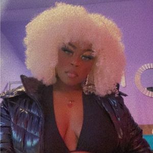 Meet your Posher, Shakeara